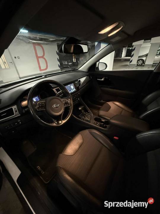 KIA NIRO Hybrid 16 wersja L 2019 biała perła Piaseczno sprzedam