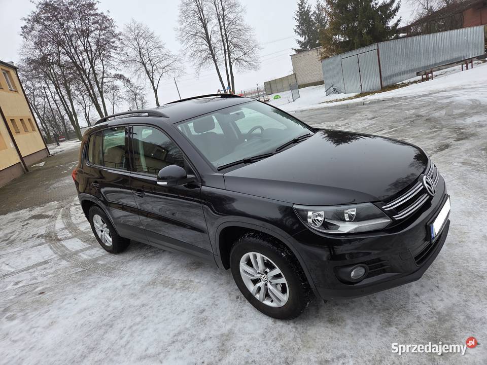 Volkswagen Tiguan 20tdi140sam parkuje nieuszkodzony