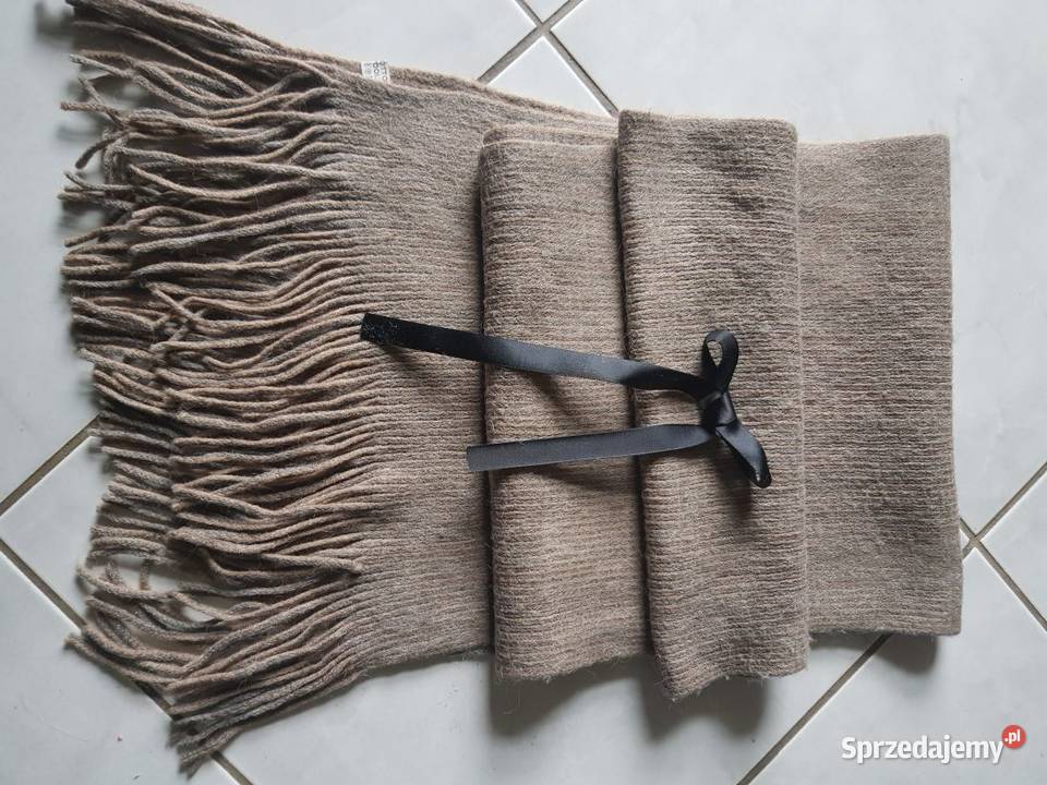 Długi wełniany szal chusta szalik pareo okrycie Kielce