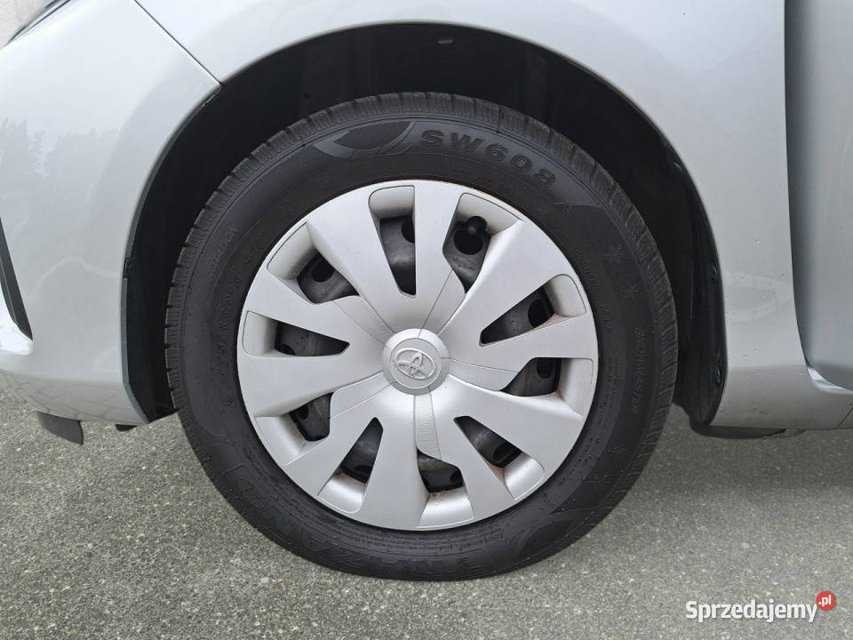 Toyota Yaris Ekonomiczny hatchback do miasta IV światła do jazdy dziennej Stalowa Wola