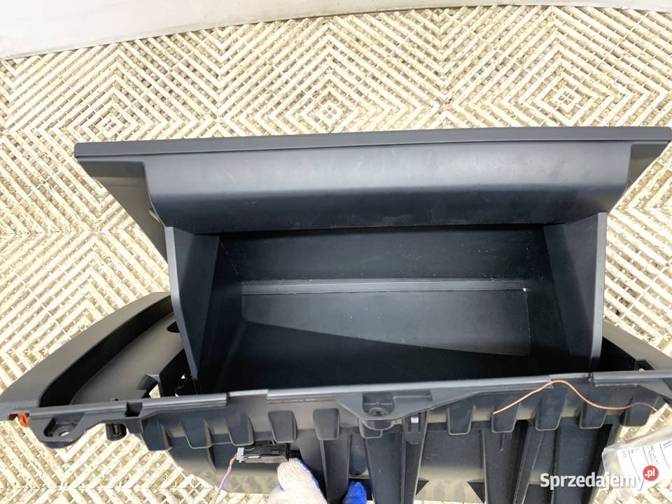 SCHOWEK PASAŻERA TOYOTA COROLLA E21 osobowe sprzedam