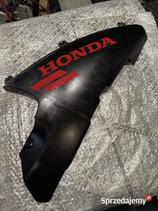 HONDA VFR750F VFR Osłona Dolna Prawa Owiewka Części i akcesoria motocyklowe Poznań