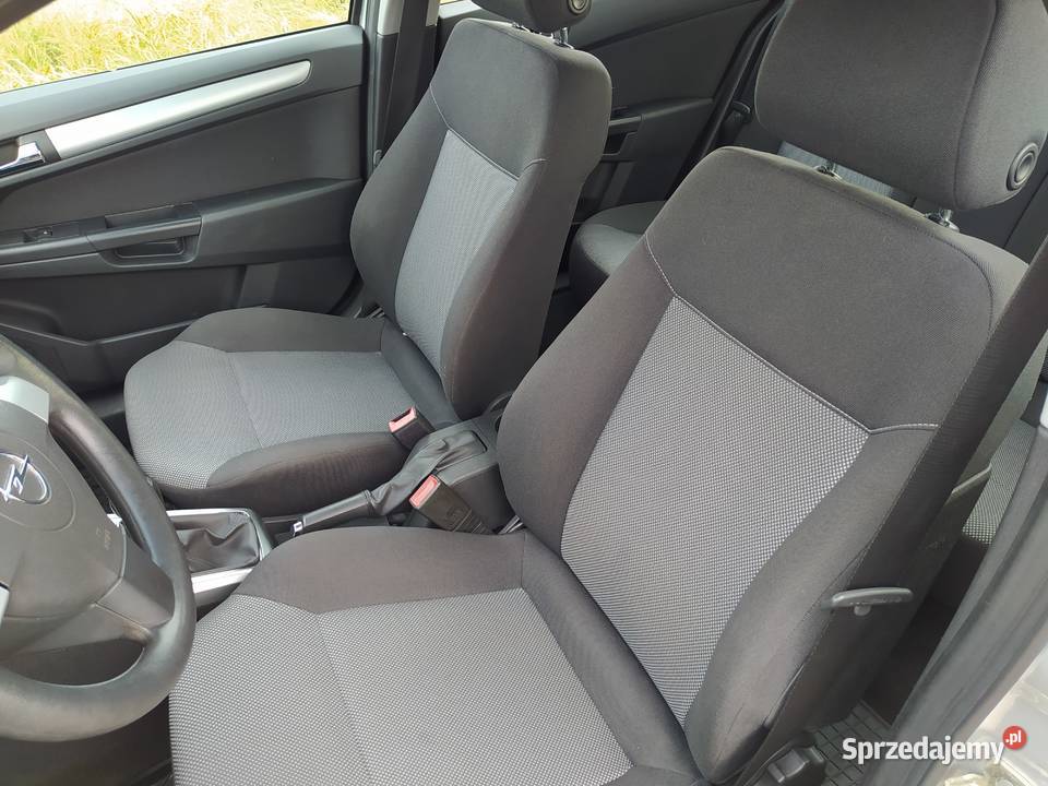 Opel Astra H Sedan 16 Benzyna Pilica