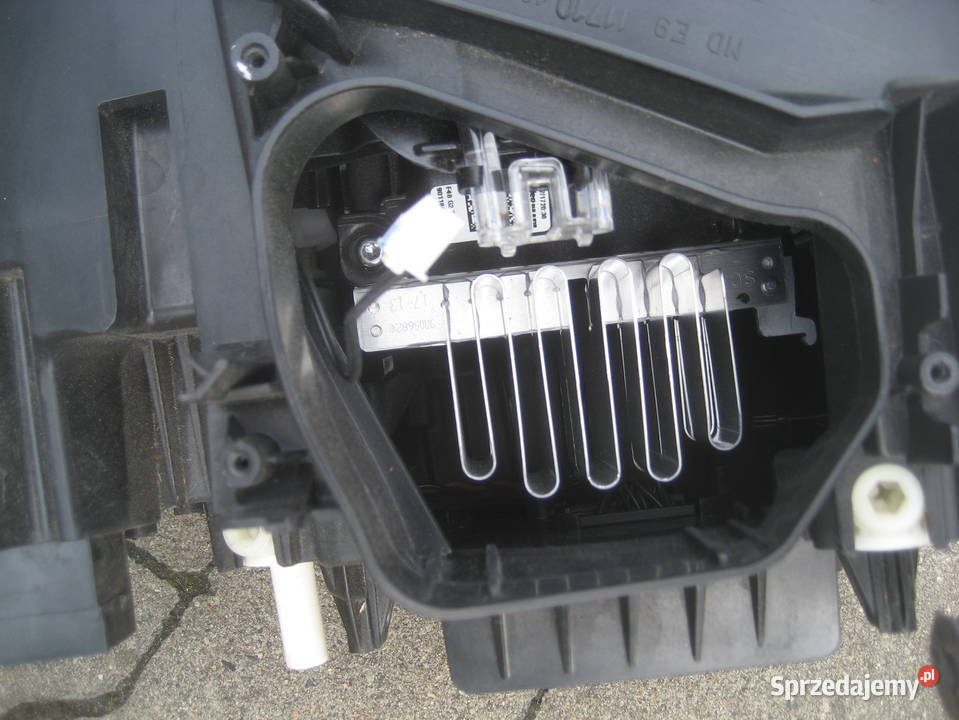 bmw x1 f48 1518r lampa przód prawa full led osobowe Rakoniewice