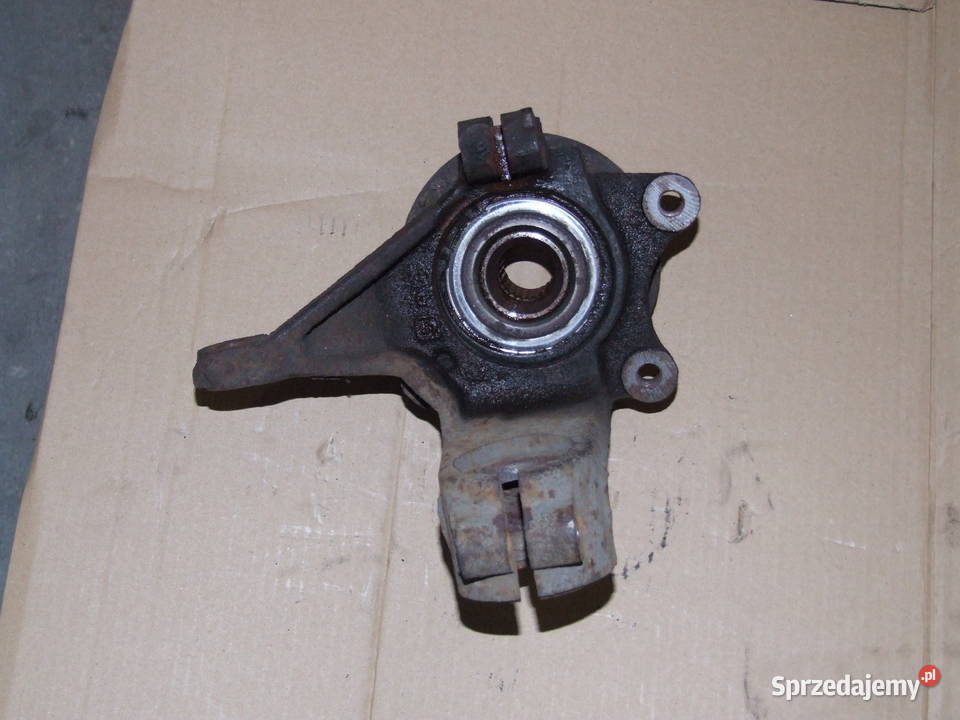 Zwrotnica prawa z łożyskiem do citroena xsara