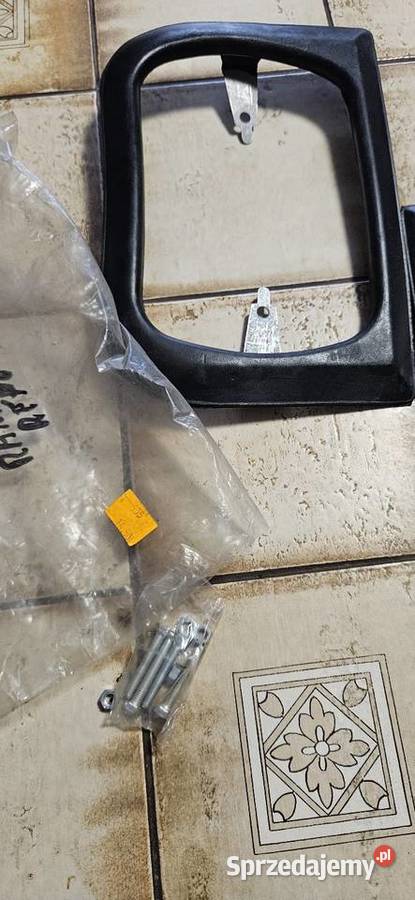 NowaRamka reflektora Fiat 126pFSM osobowe Barlinek