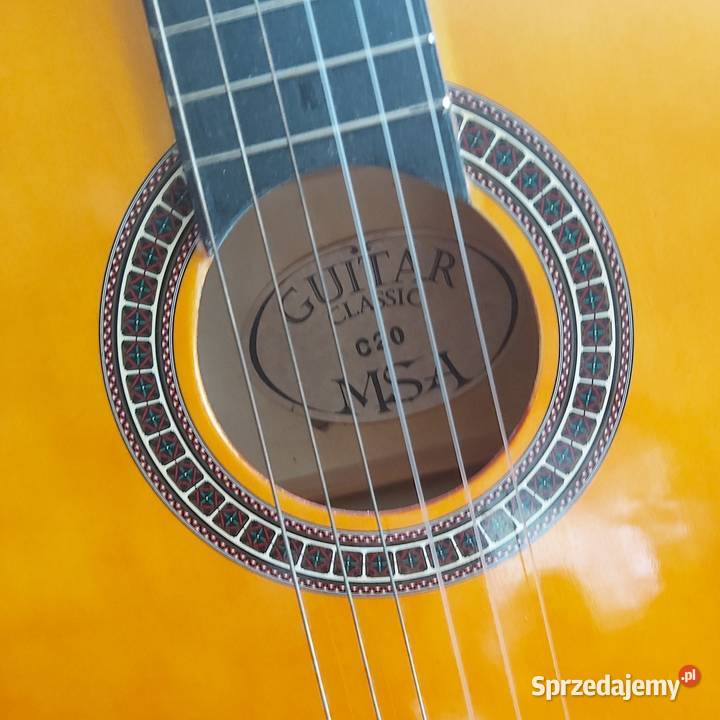 Gitara klasyczna z pokrowcem i pasem nosnym Opole
