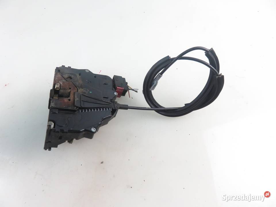 ZAMEK LEWY PRZEDNI OPEL CORSA D 13258271EE