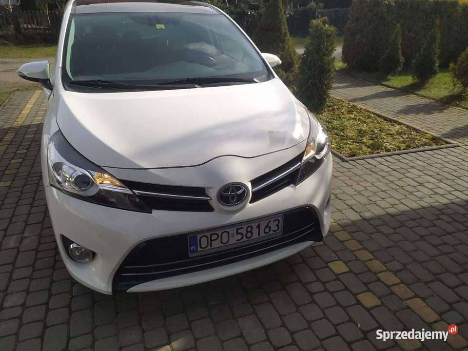 Toyota verso 2014 Rok produkcji 2014 Kolanowice sprzedam