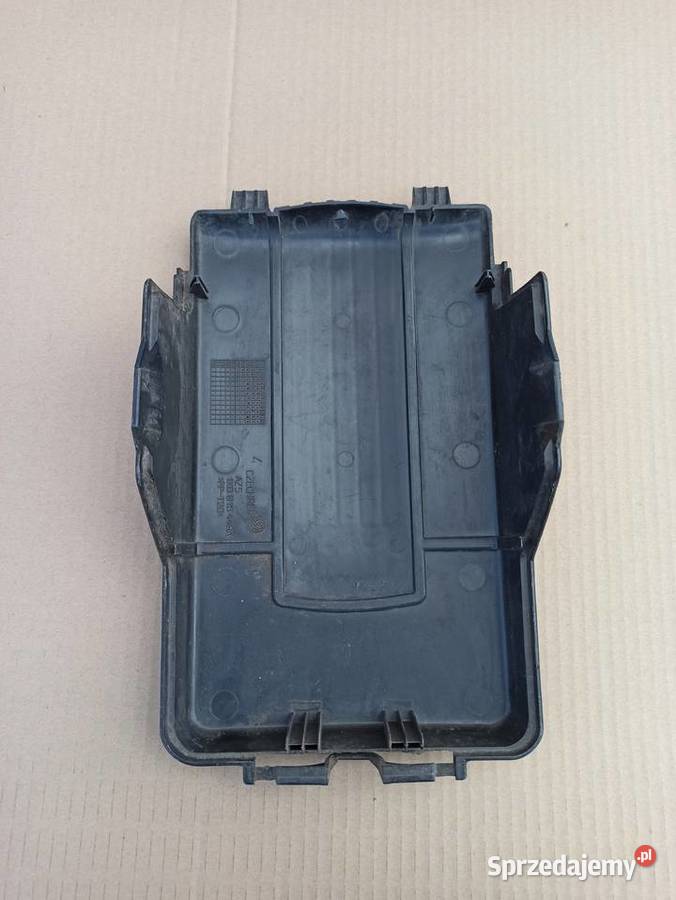 VW AUDI SEAT SKODA POKRYWA OSŁONA AKUMULATORA Trzciel