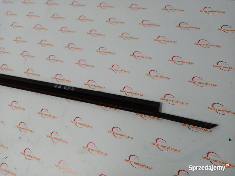 LISTWA ZGARNIAJĄCA PRAWY PRZÓD 8X3837478 AUDI A1 Kielce