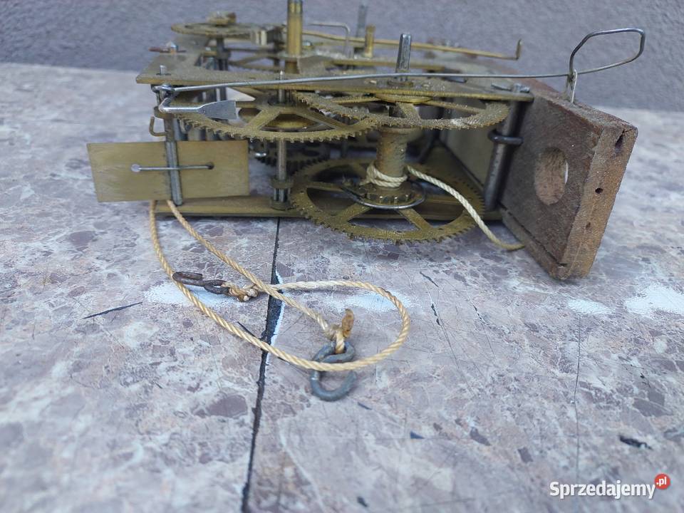 791 Mechanizm starego zegara ściennego