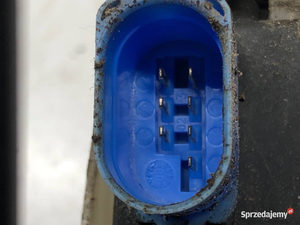 ZAMEK DRZWI PRAWY TYŁ VW GOLF V Kombi 0709 osobowe