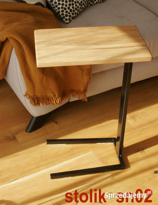 Wygodny dębowy stolik nakładany na sofę kanapę Krosno