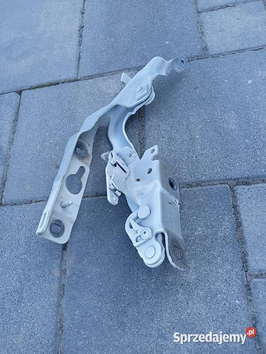 Zawias maski prawy Mercedes CLA 117 Lublin