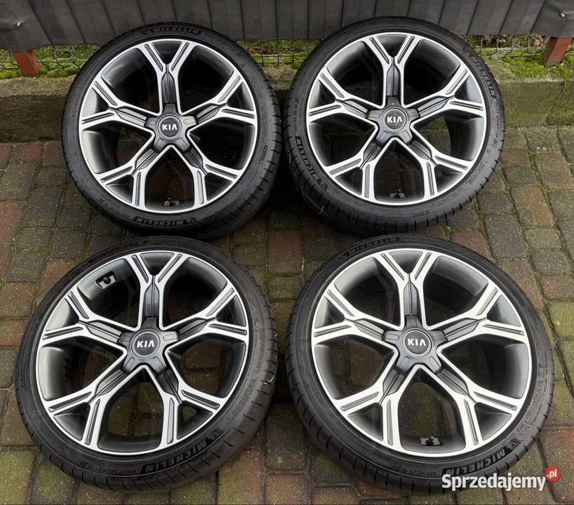19 Kia Stinger koła felgi komplet 5x1143 8J i
