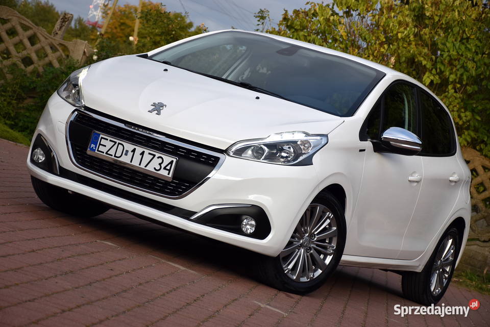 Peugeot 208 I LIFT SIGNATURE HDi 67155 5drzwi garażowany 208 Zduńska Wola
