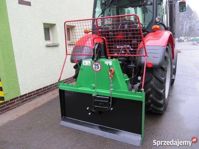 Wyciągarka leśna o uciągu 7 ton montowana na