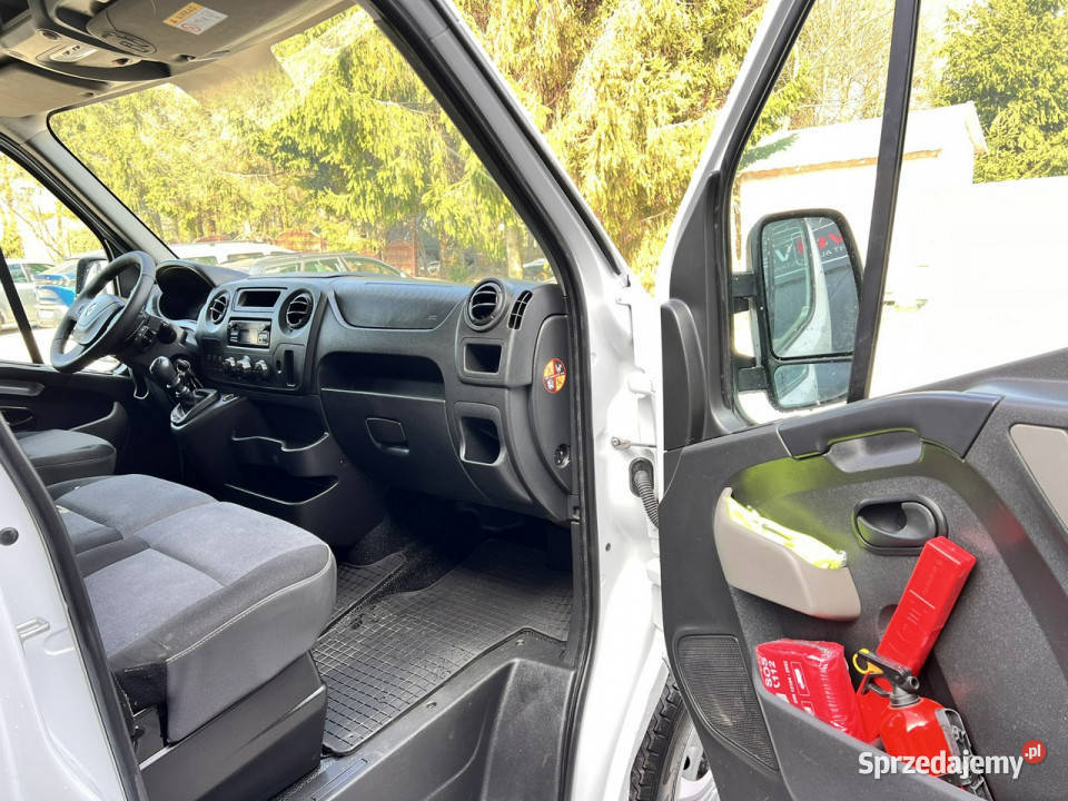 Renault Master średniak 7 osobowy L2H2 światła przeciwmgłowe sprzedam