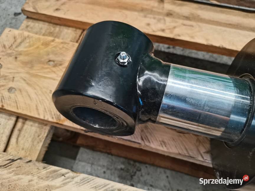 Siłownik wychyłu łyżki Manitou MLT 735 Wilkowo