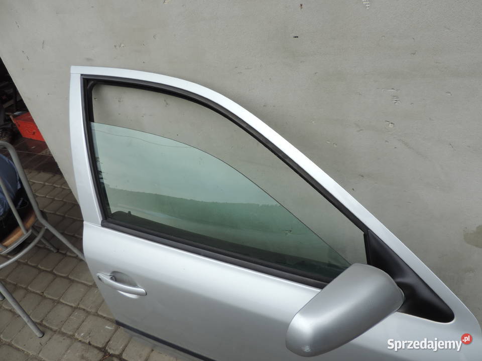 SKODA OCTAVIA 1 HB 5D DRZWI PRAWY PRZÓD osobowe Nowy Sącz