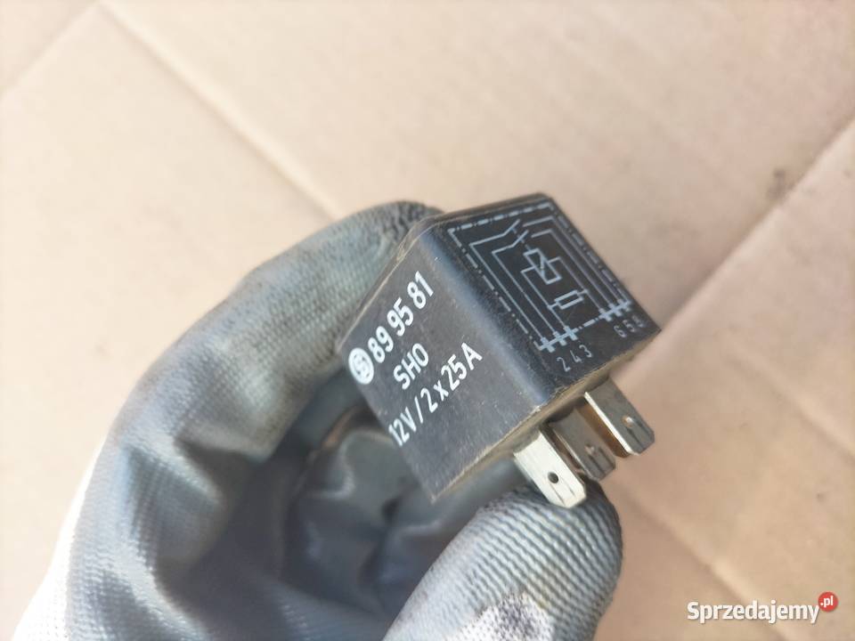 PRZEKAŹNIK 114 701959141A 12V osobowe Kamień-Kolonia