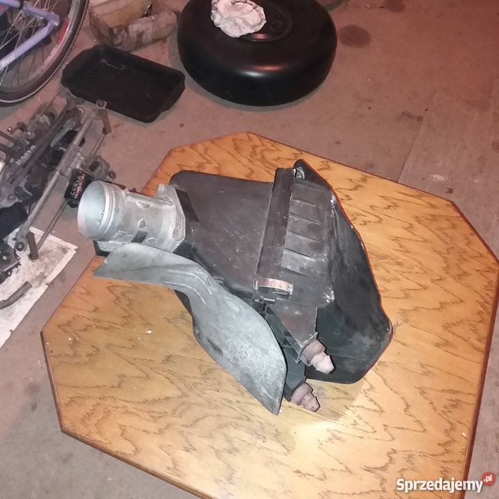 Audi A4 B5 18 Obudowa filtra powietrza Rok produkcji 1997 Wola
