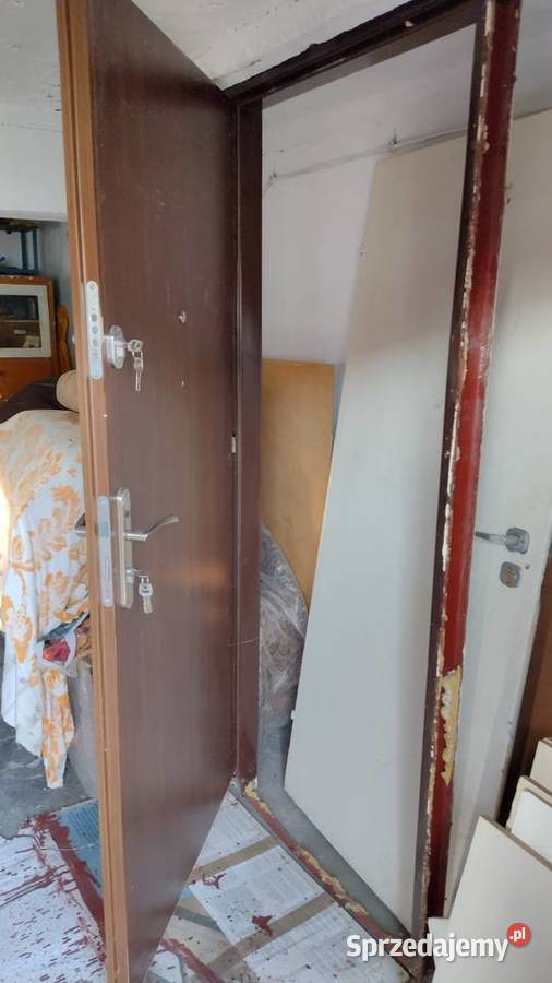 Drzwi wejściowe ciemny orzech z ościeżnicą lewe Dąbrowa Tarnowska