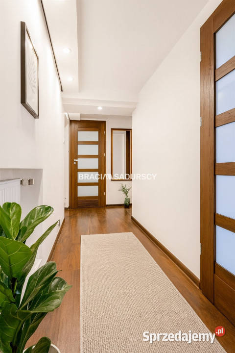 sprzedaży mieszkania Kraków Moniuszki 14673m2 parter