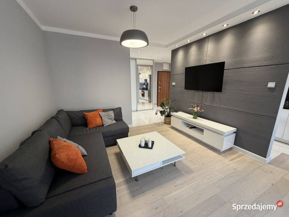 Do wynajęcia 2 pokoje 54 m balkon garaż Dąbska balkon