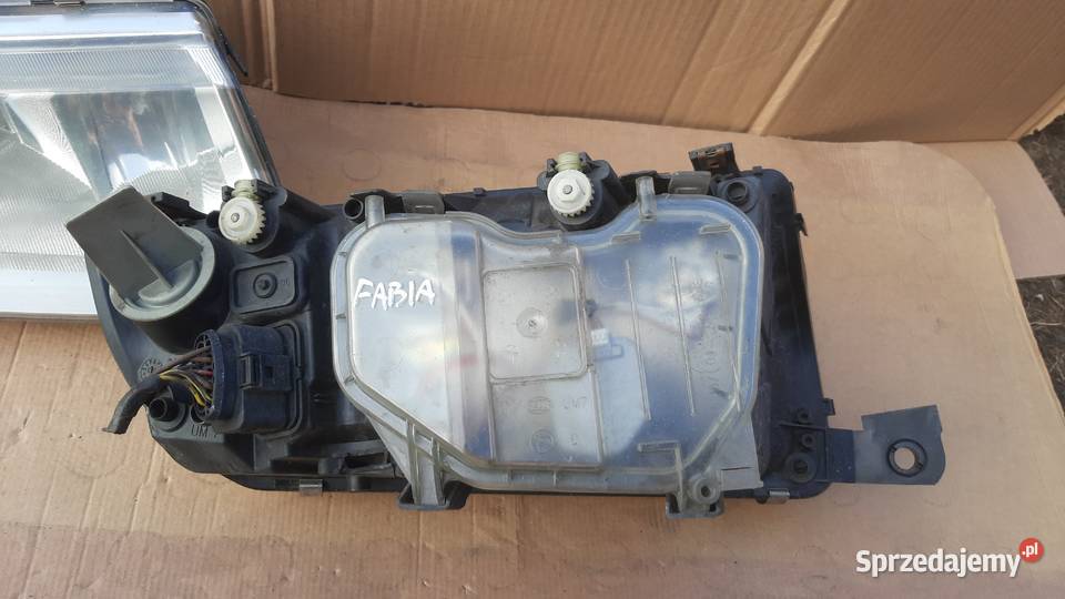 lampa przednia prawa lewa Skoda Fabia I Dębno