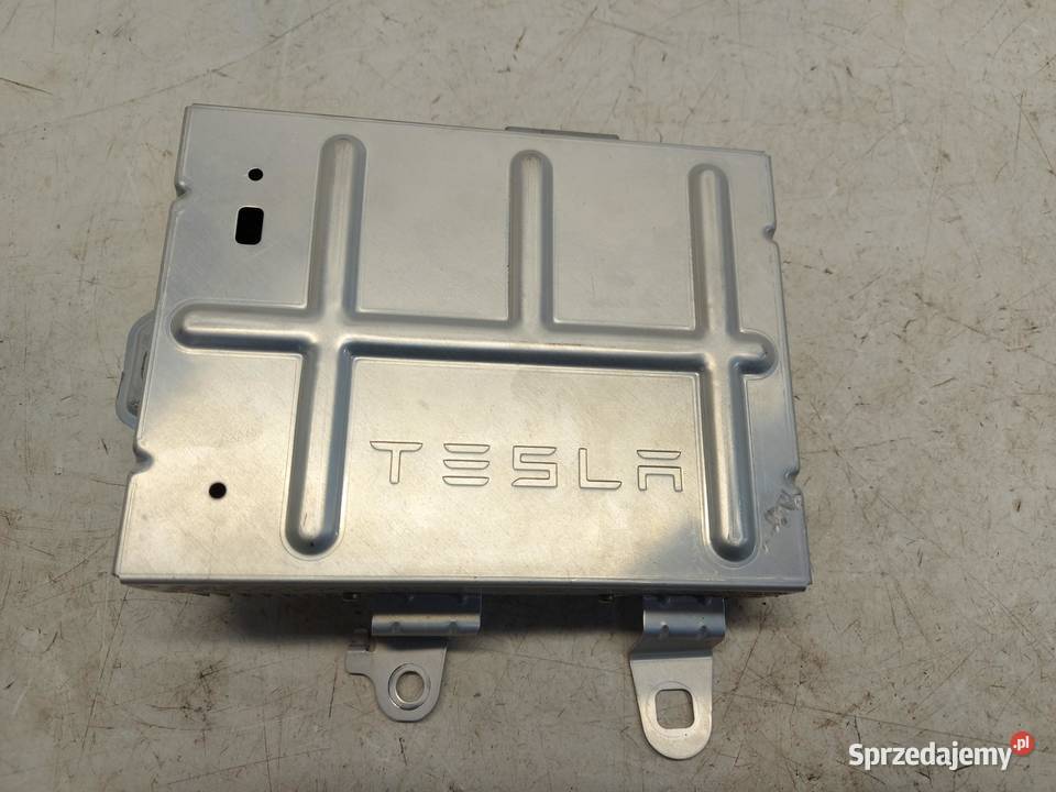 TESLA MODEL Y 2022r WZMACNIACZ RADIA 150715201B osobowe
