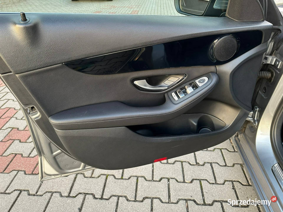Mercedes C 200 C200d Nawigacja śwatła dzienne garażowany sprzedam