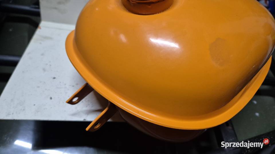 Komar zbiornik paliwa