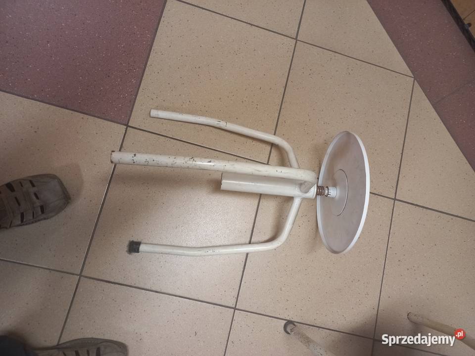 Stołek metalowy lekarski PRL Wyposażenie wnętrz Łódź