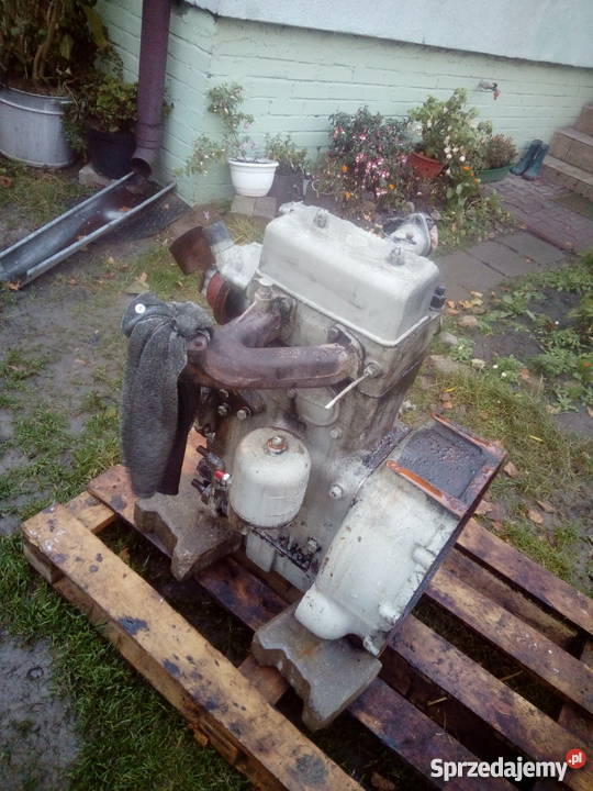 Silnik c328 Części zamienne Siostrzytów