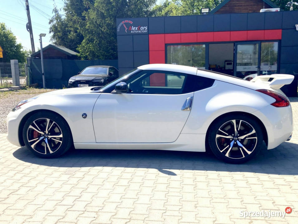 Nissan 370 Z Niski przebieg Super stan Automat łopatki zmiany biegów mazowieckie