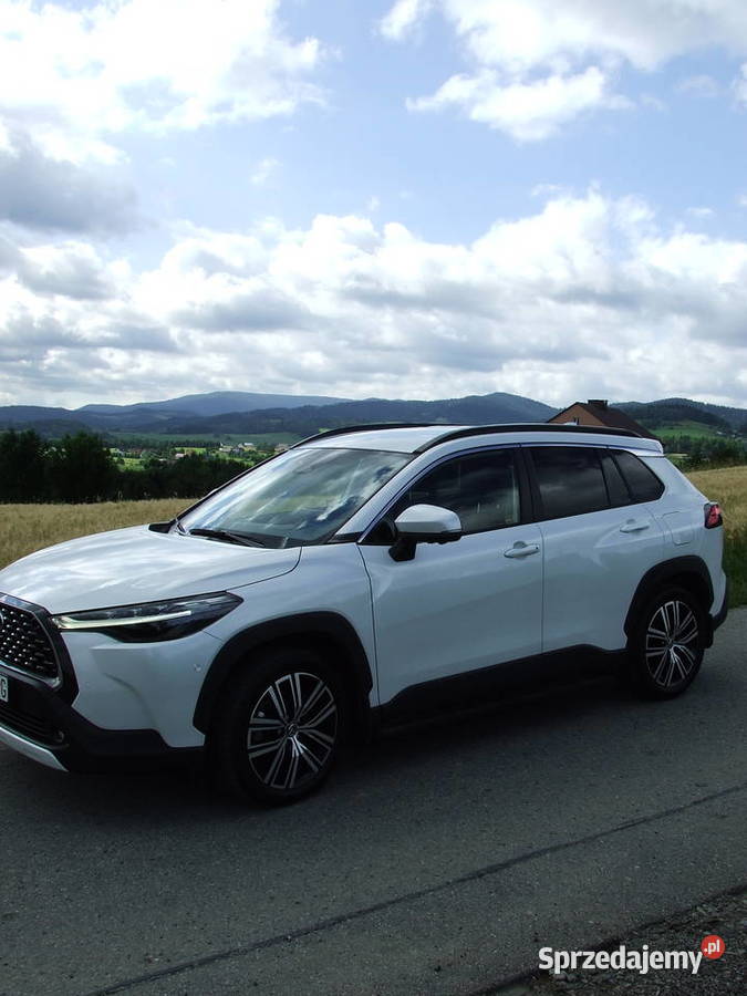 Toyota Corrola Cross Hybryd najbogatsze