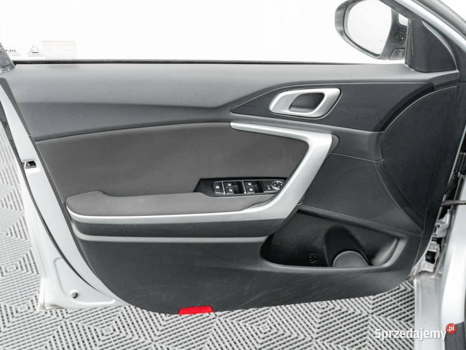 Kia Ceed GD4E94115 TGDI M 2 stref klima Kcof czujnik parkowania Pępowo