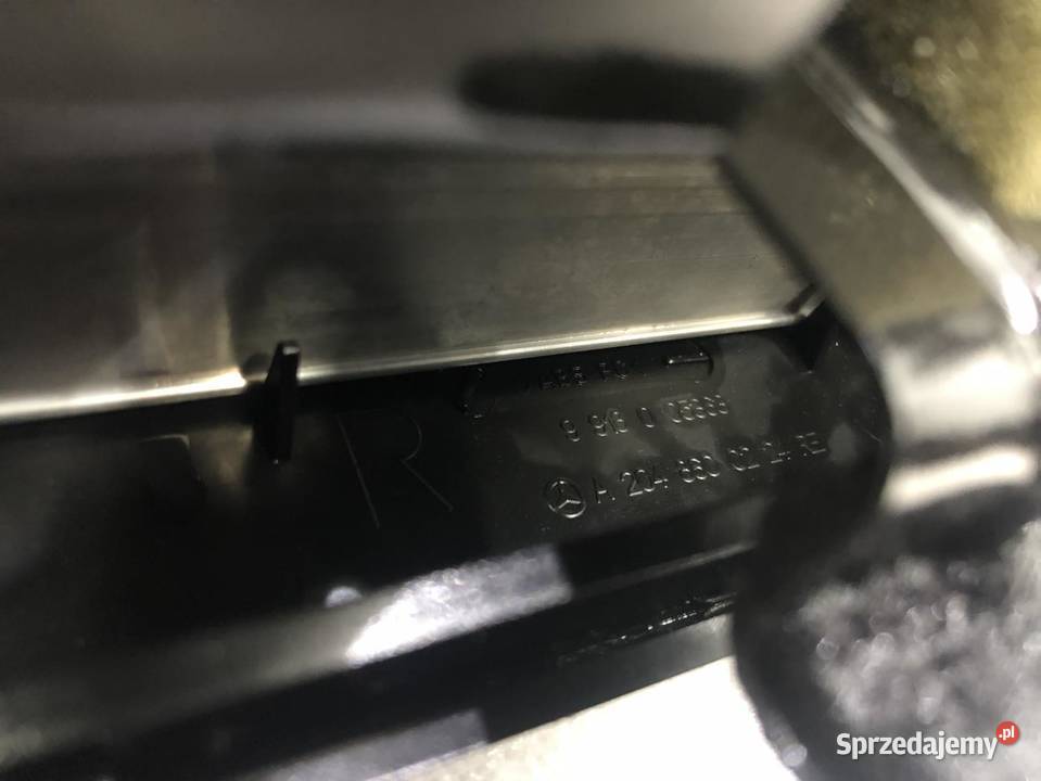 LISTWA BAGAŻNIKA PRAWA MERCEDES W204 2048600224