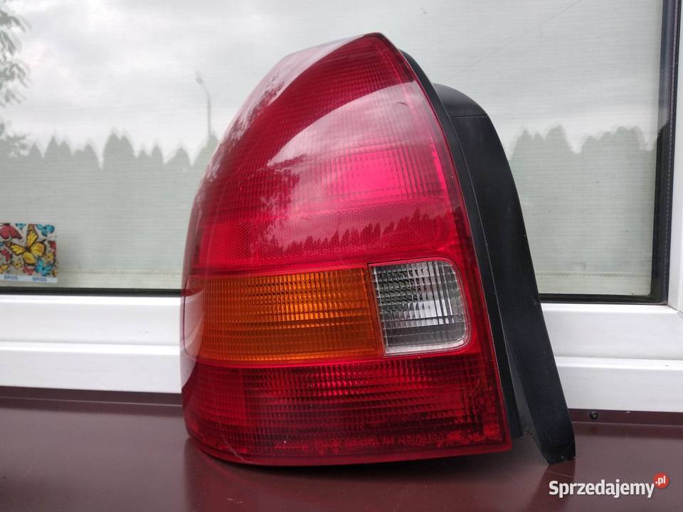 Honda Civic VI 3D hatchback HB lampa tył tylna osobowe Sieradz