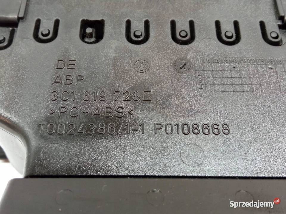 KRATKI NAWIEWU ŚRODKOWA DESKI 3C1819728E VW świętokrzyskie sprzedam
