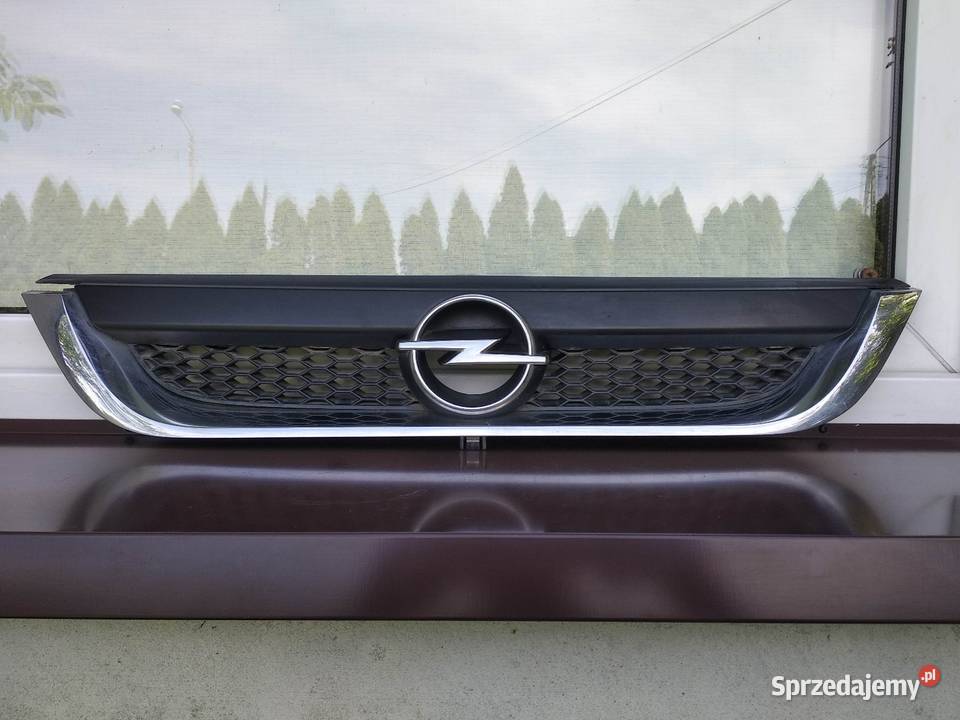 Opel Vectra B LIFT FL grill atrapa przednia Sieradz