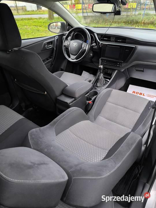 Toyota Auris 2 TS E18 16 132 2017r Dynamic Salon Szyjki
