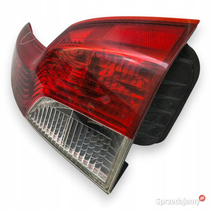 LAMPA PRAWA Volvo V50 I LIFT 20072012 tylna Części samochodowe