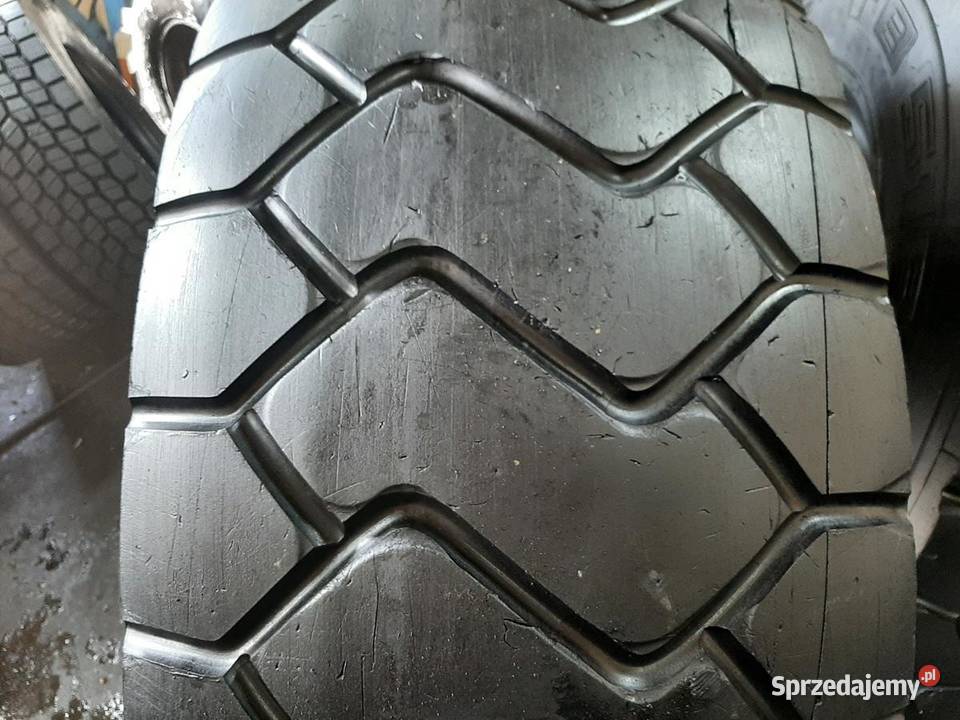 2x Opona używana przemysłowa 205R25 TRIANGLE 700 25cale Zaścianki sprzedam