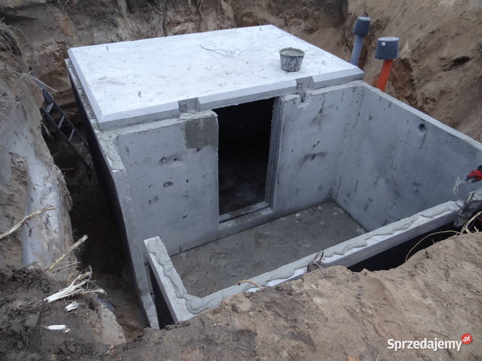 Piwnica ziemianka z płaskim dachem pod taras Wierzbica