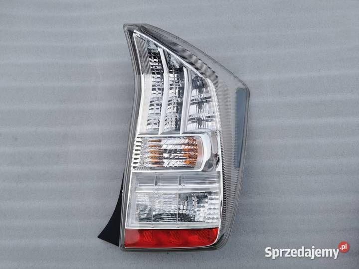 Lampa Prawy Tył Tylna Prawa Toyota Prius III Wyszków