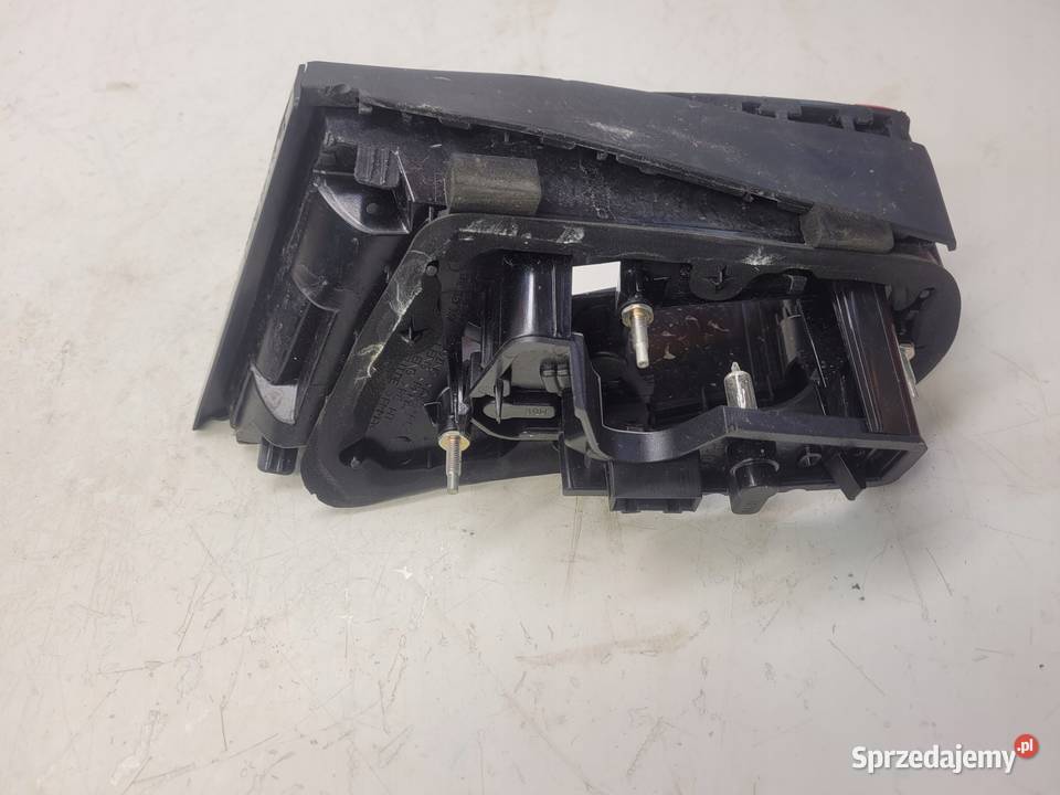 WKŁAD LAMPY LEWY TYŁ AUDI A3 8V 3D 8V3945093B Przystajń