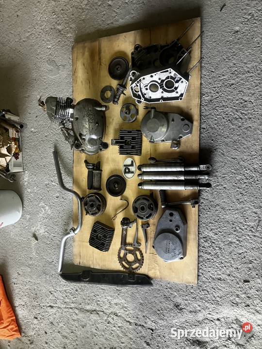 Komar 2330 1971 r duży zestaw części 49cm3 Oleśnica sprzedam